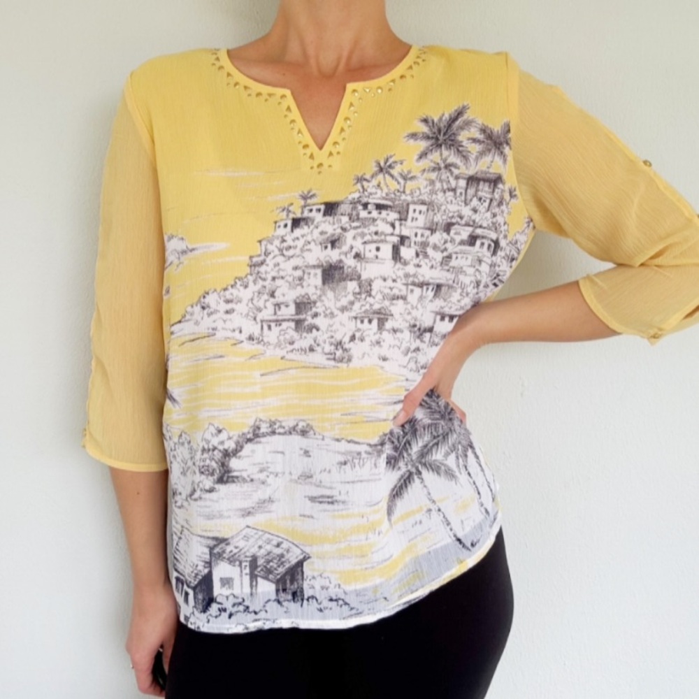 Alfred Dunner Petite yellow tropical cityscape notch neckline blouse size medium